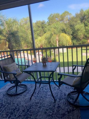 Beautiful Pool View Condo